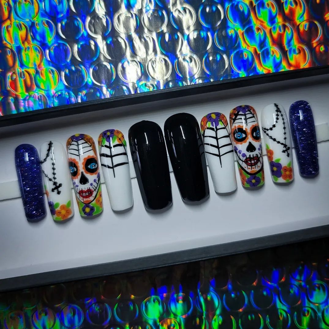 Custom Press on Nail set (DM me a photo or description before placing order)