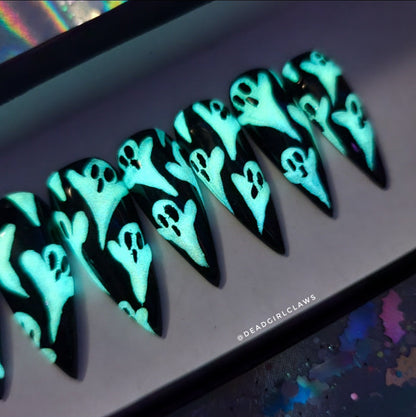 Spooky Spirit Press on Nail set (Glow in the Dark)
