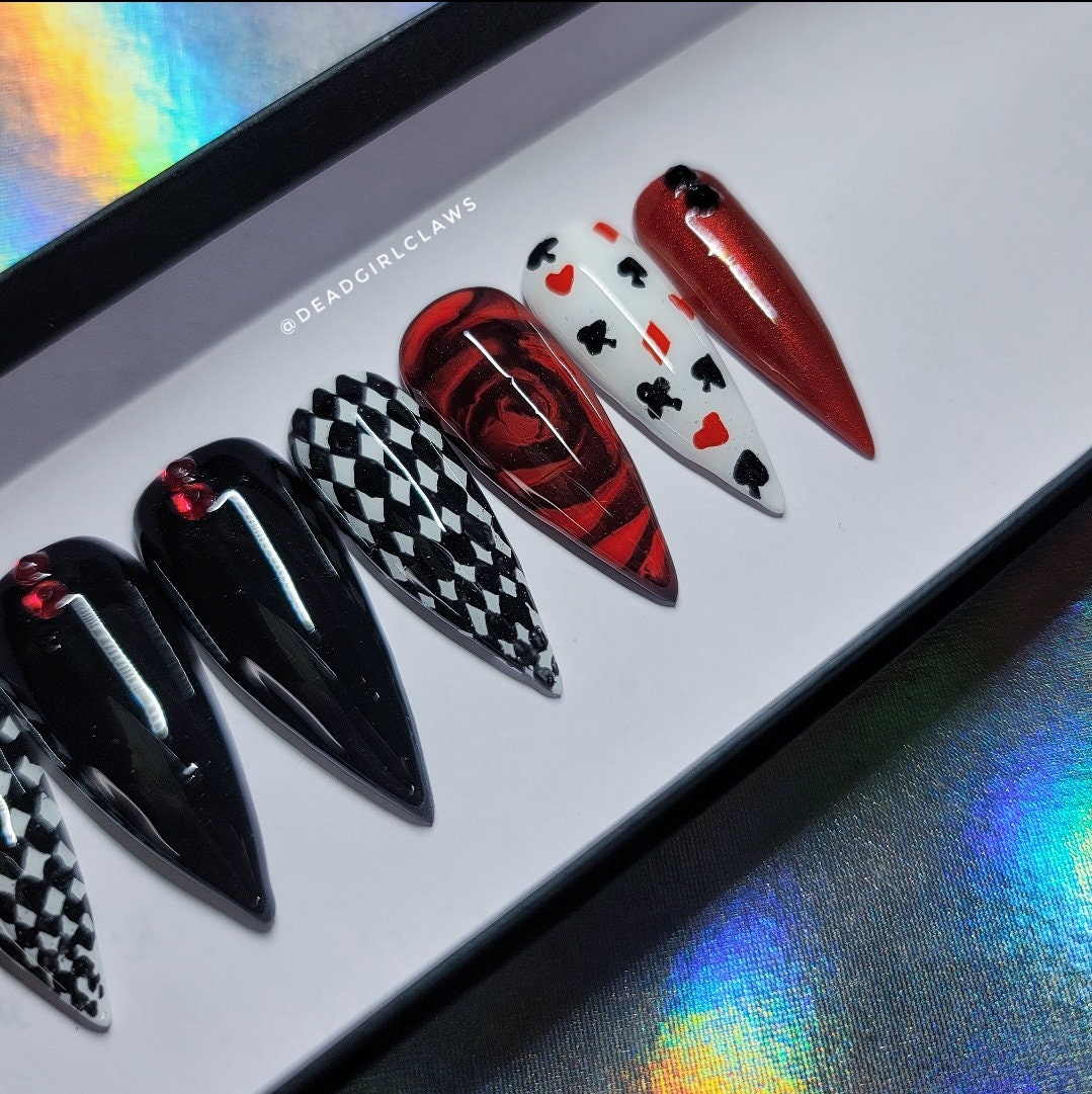 Paint the Roses Red Press on Nail Set