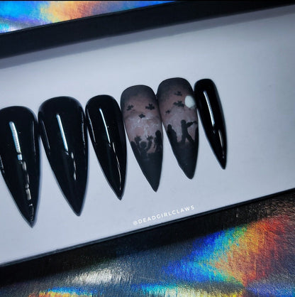 Living Dead Press on Nail Set (Glow in the Dark)
